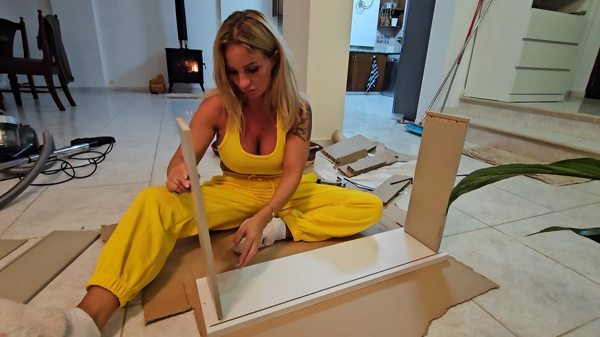 Candy-Samira Porno Video: Aufbauhilfe in Zypern!