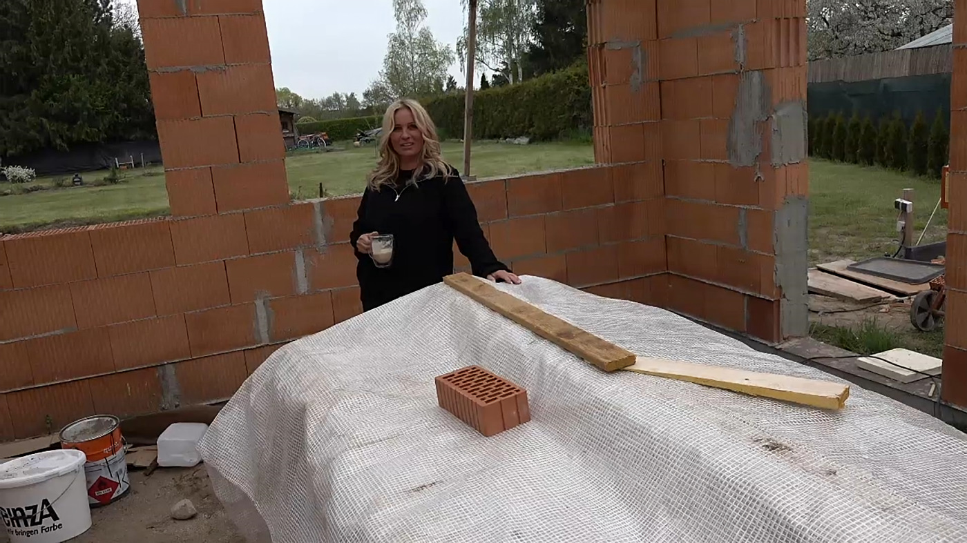 Candy-Samira Porno Video: Milfpussy bedankt sich für Nachbarschaftshilfe!