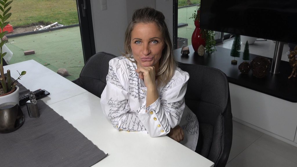 Stefan, ich blase jetzt dein Schwanz ! ღ Porno Video Stream von Candy